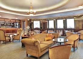 Retro Riverside Wellness Resort 3