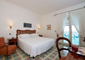Hotel Aurora 5