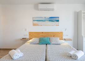 Apartamentos Marivent by MHR 5