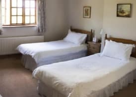 Larkrise Cottage Bed And Breakfast 4