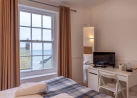 Cadgwith Cove Inn 2