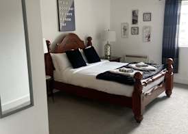 2 Bedroom Near Ocean Village Marina Port Apartment 4