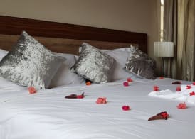 Northern Pearl Luxury Apartments 3