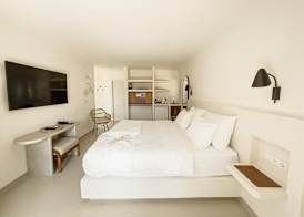 Pilos Suites 4