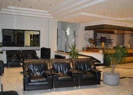 Canadian Hotel 4