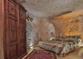 Shoestring Cave House 3