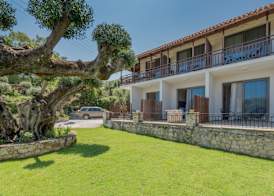 Eptanisos Beachfront Suites Zante 2