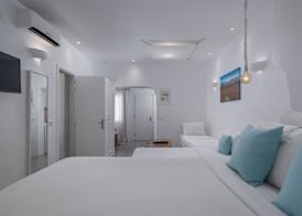 Flaskos Luxury Suites 2