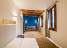 Charming Palace Corte del Teatro 3