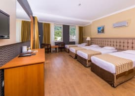 L’ETOILE BEACH HOTEL 5