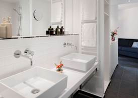 Hotel AMANO Grand Central 2