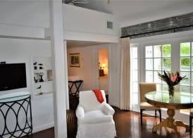 Simonton Court Historic Inn & Cottages 5