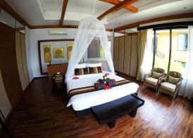 Phi Phi Long Beach Resort & Villa 5