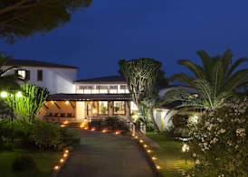 Cormoran Hotel & Residence 4