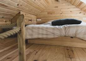 Romantic Woodland Chalet 2