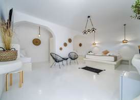 The Amethyst Exclusive Suites Oia 2