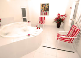 Hotel Karlo By GHO Hoteles 4