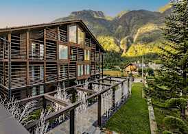 NH Collection Alagna Mirtillo Rosso 2