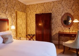 Ockenden Manor Hotel & Spa 5