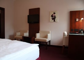 Adena Hotel 5
