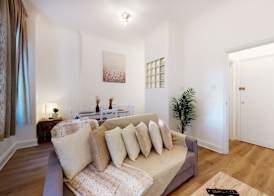 Park Lane Apartments Baker Street 2
