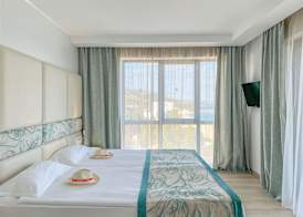 GRIFID Metropol Hotel - Premium All inclusive & Private Beach - Adults Only 5
