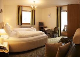 Panoramahotel Fliesserhof 4