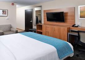 Holiday Inn & Suites EDMONTON ARPT - CONFERENCE CTR by IHG 2
