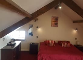 Ecclefechan Hotel 4