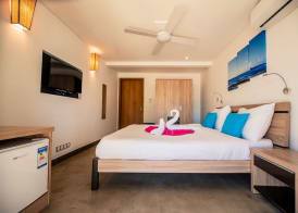 Toparadis Guest House 5