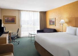 Ramada by Wyndham Tucson 3