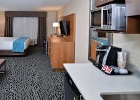 Holiday Inn & Suites EDMONTON ARPT - CONFERENCE CTR by IHG 4