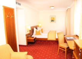 Hotel am Schlosspark Zum Kurfürst 3