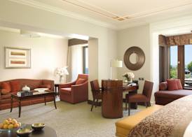 Four Seasons Hotel Istanbul at the Bosphorus 5