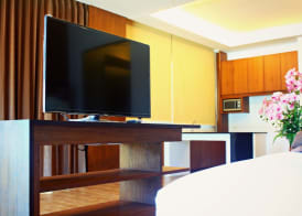 Phi Phi Cliff Beach Resort 4