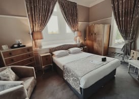 Cave Castle Hotel 4