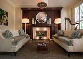 The Pillars Hotel 3