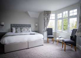 The Maple Manor Hotel 5