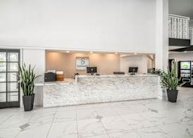 The Buena Park Hotel & Suites 4