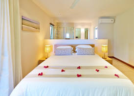 Bon Azur Beachfront Suites & Penthouses by LOV Mauritius 3