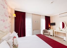Mr. Bird Hotel 5