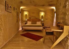 Acropolis Cave Suite 3