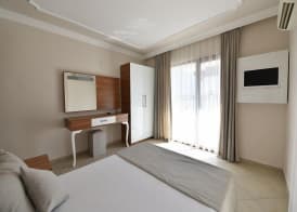 Nicholas Park Hotel 5