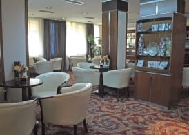 Hotel Forum - Free Parking for cars 5