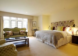 The Hare & Hounds Hotel 5