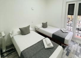 HOSTAL Noche y Dia 3