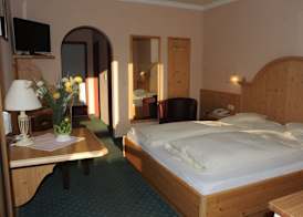 Sport und Familienhotel Klausen 2