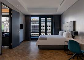 The Onyx Apartment Hotel by NEWMARK 5