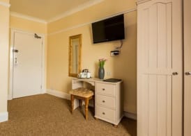 The Longboat Inn 4