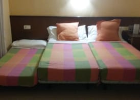 Hostal Les Collades 3